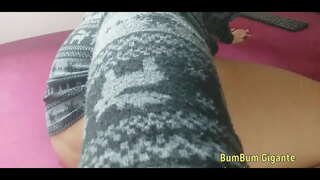 Sentando kufanya brinquedo gostoso