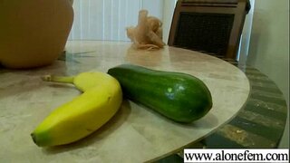 Cute Teen Amateur Kucheza Na Dildos vid-14