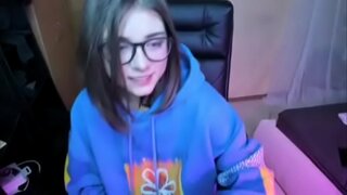 Pendejita ag imirt le dildo