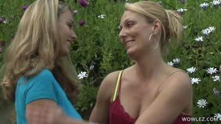 ���ੱਡੀ ਚੂਚੀਆਂ &#039; ਤੇ ਲੈਸਬੀਅਨ ਭੜਥੂ